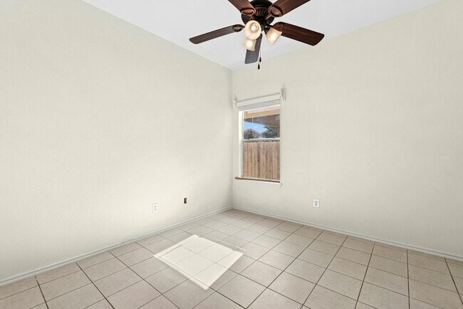 Building Photo - 11504 Lapoynor St