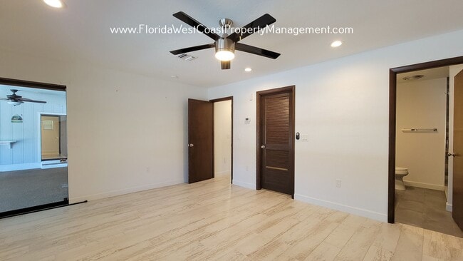 Building Photo - 5428 Beneva Woods Way