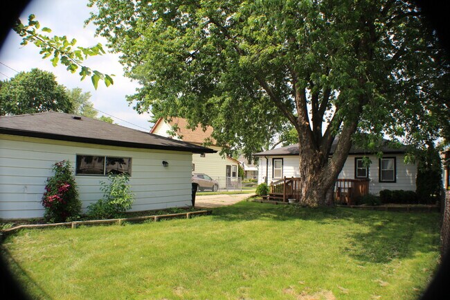 Building Photo - 23314 Deziel St