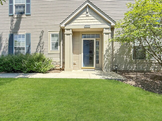 Building Photo - 1089 Ellsworth Dr