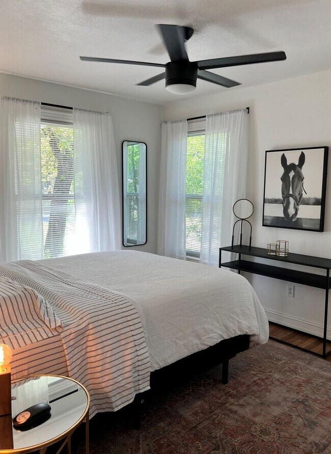 Building Photo - Amazing 3 Bed, 2 Bath Rental in Desirable Oakhurst Subdivision of Fort Worth- 76111