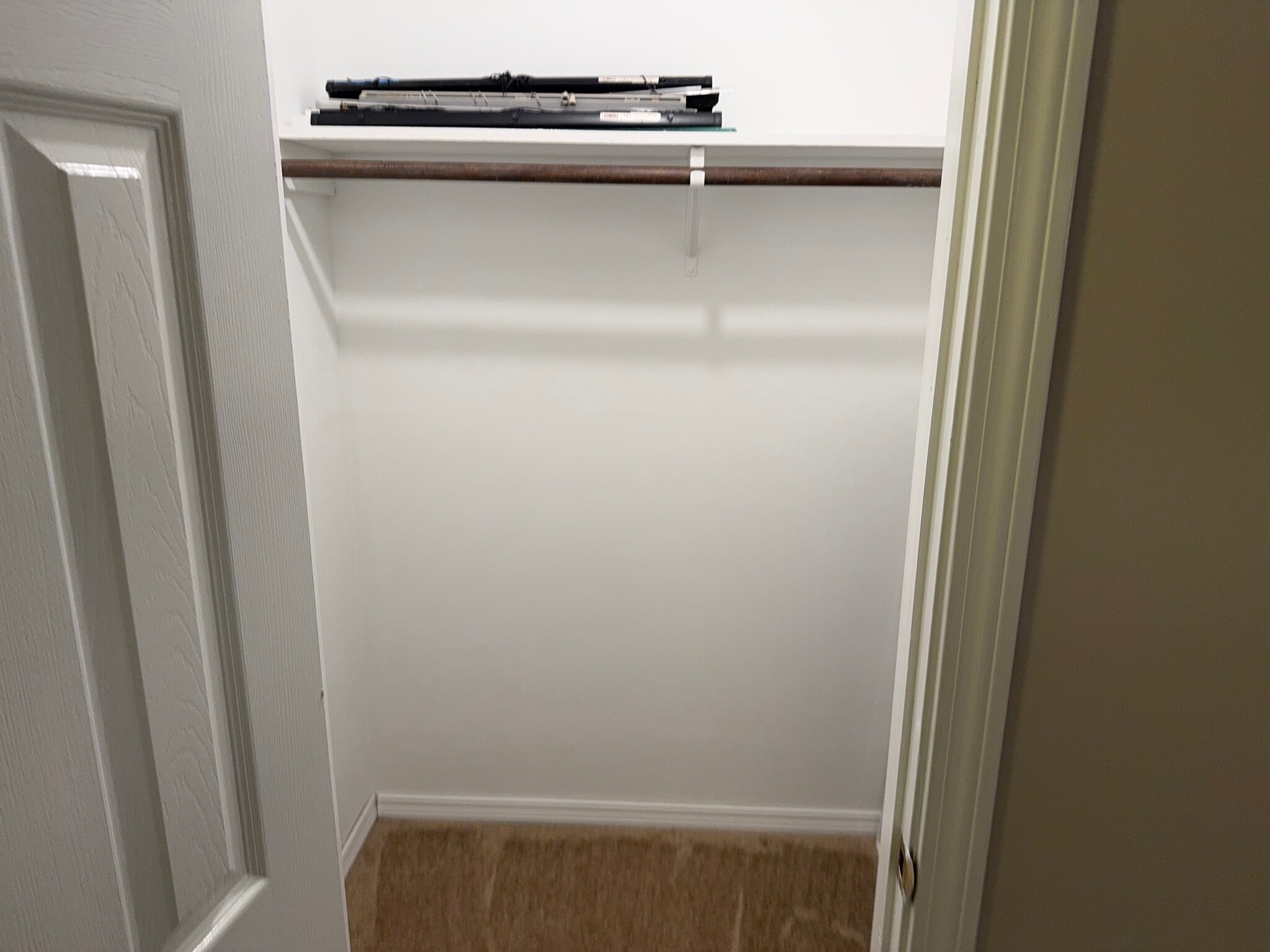 Building Photo - 239 Old Farms Rd