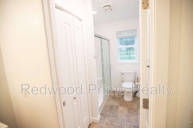 Building Photo - 2321 Smoke Dr