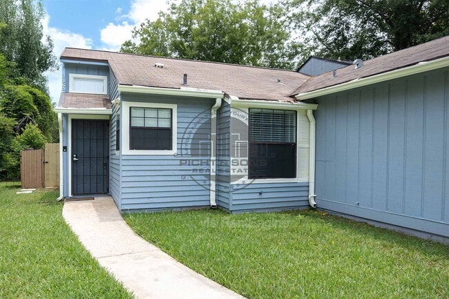 Building Photo - 3223 Albert Dr