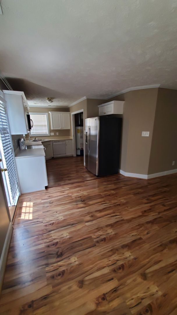 Building Photo - 3 Bedroom Home in Gated Community
