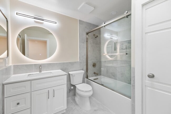 Building Photo - 2546 35th Ave