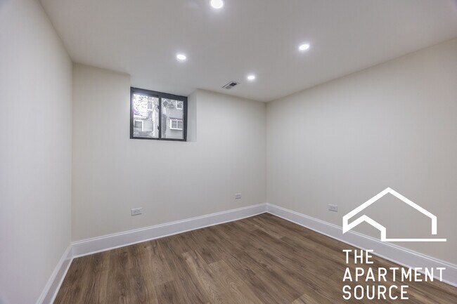 Building Photo - 4638 N Hamilton Ave