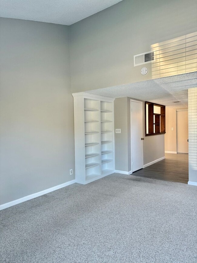 Building Photo - Charming 2 Bed / 2 Bath Single-Family Home in Willow Glen – Willowvale Estates (95126)