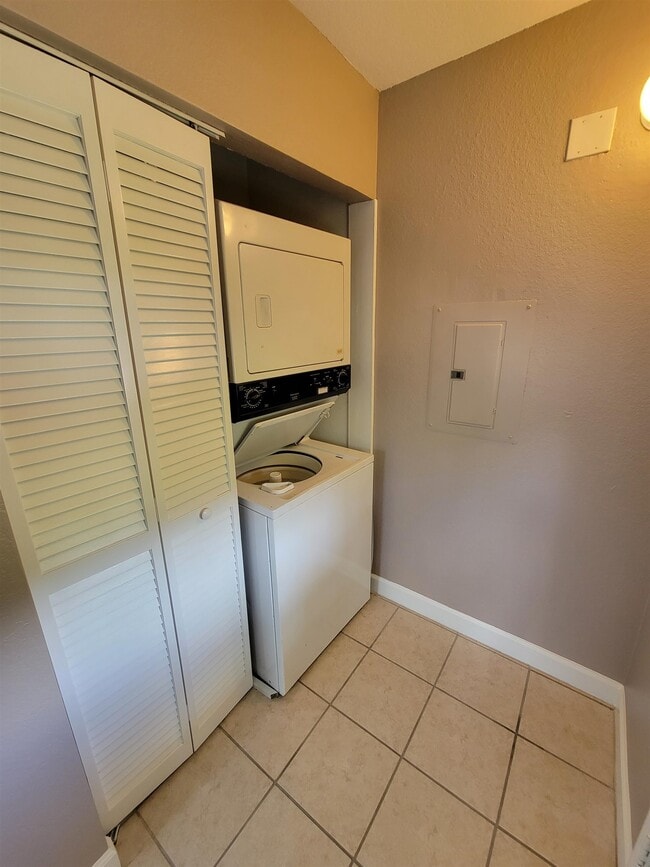 Building Photo - 3797 Piney Grove Dr