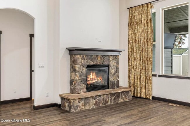 Building Photo - Luxurious Single-Level Rancher in Post Falls