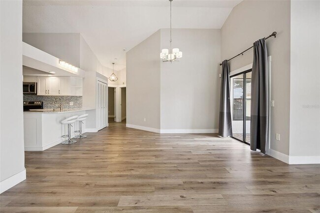 Building Photo - 7301 Spring Villas Cir