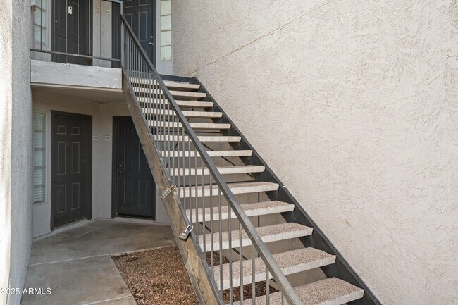 Building Photo - 4410 N Longview Ave