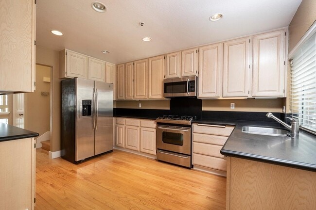 Building Photo - 812 Constellation Ct