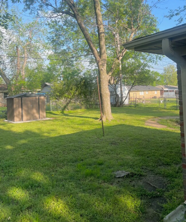 Building Photo - 4813 Bermuda Cir