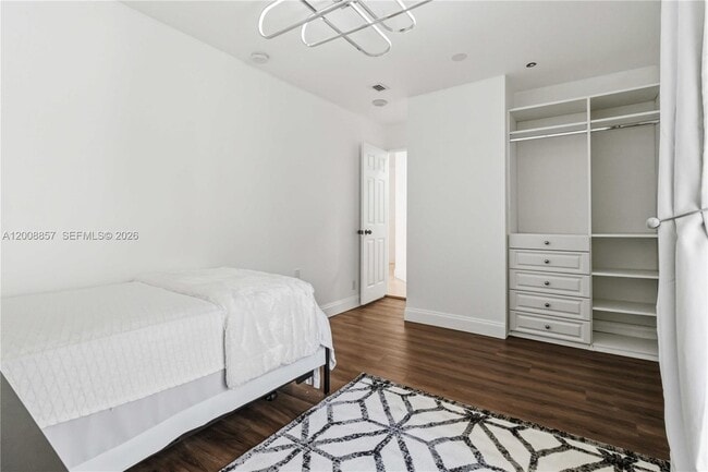 Building Photo - 3700 Island Blvd