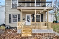 Building Photo - Available Now | 3 Bedroom 1 Bathroom Lower...