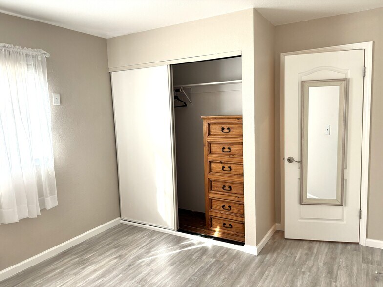 Room 1 - 1340 Hospital Rd