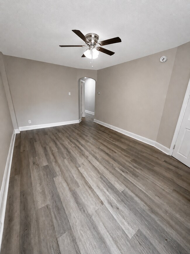 Building Photo - 104 Willow Spring Rd