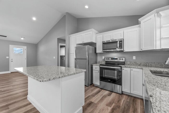 Building Photo - Newer House In Cape Girardeau