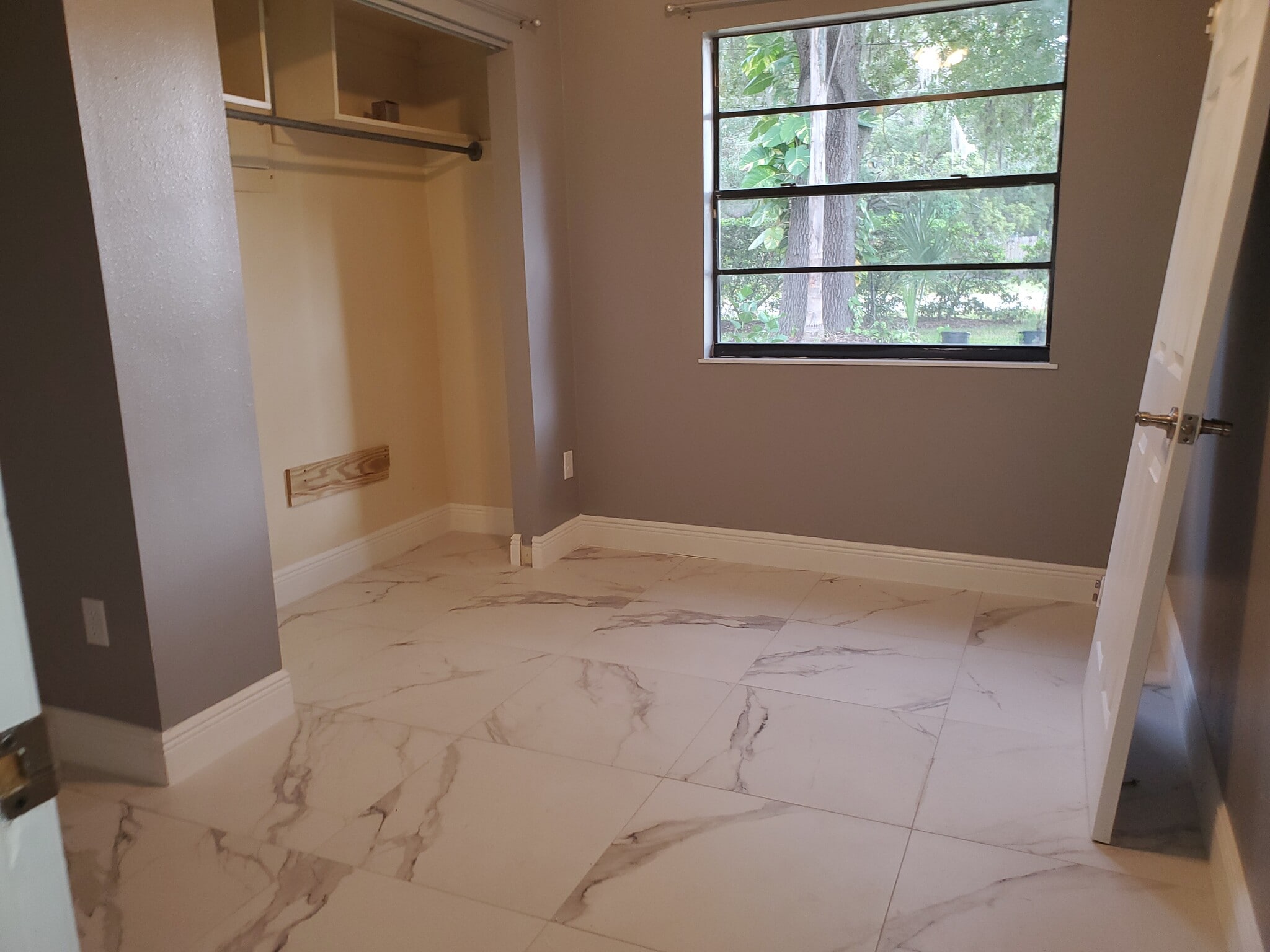 Building Photo - 820 Crenshaw Lake Rd