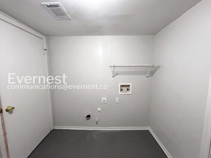 Building Photo - 5654 Bradley Cir
