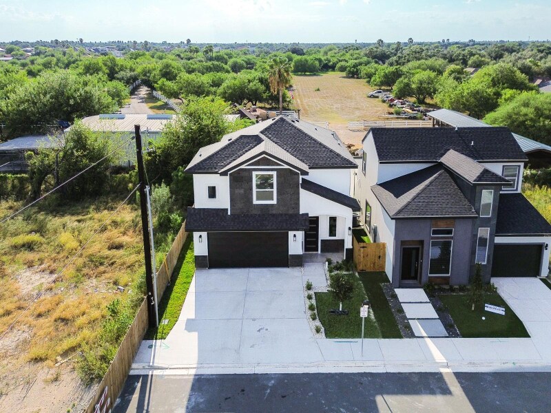 Building Photo - 2701 Harmony St