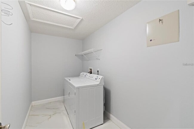 Building Photo - 10212 Hart Branch Cir