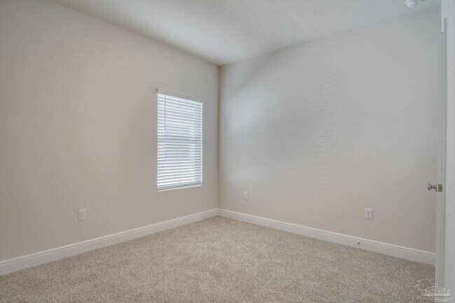 Building Photo - 539 Bridle Way