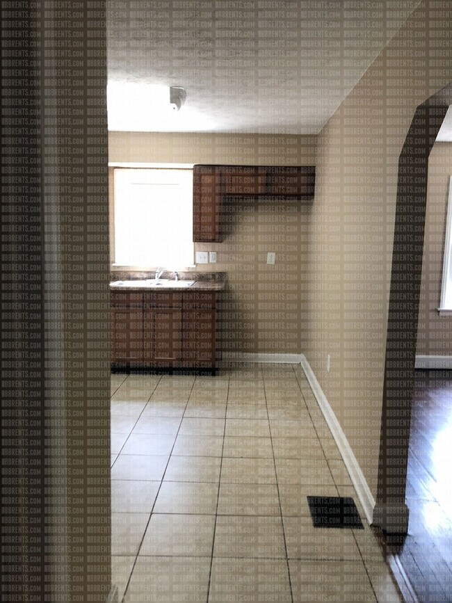 Building Photo - 1724 Parkamo Ave 3BR/1BA (East Hamilton)