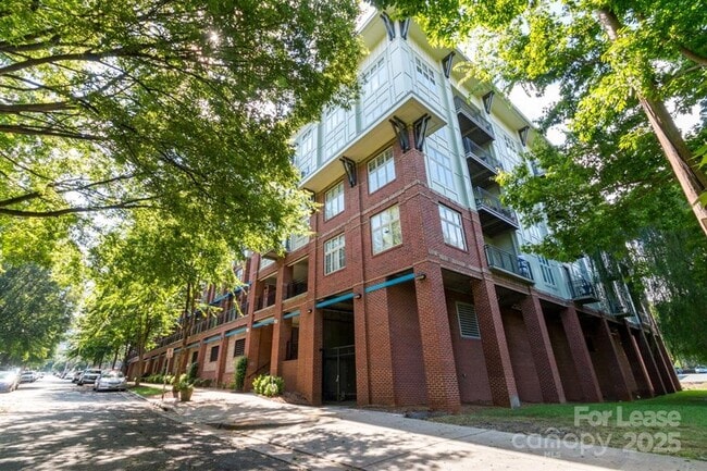 Primary Photo - 1101 1st St