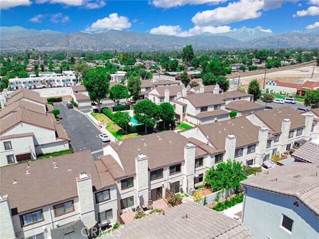 Building Photo - 821 S Cerritos Ave