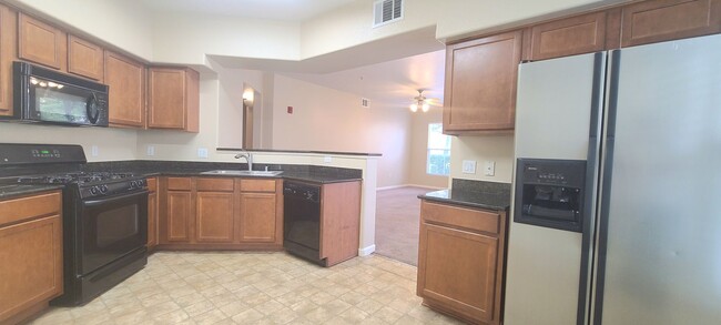 Building Photo - LUXURIOUS 1 STORY CONDO IN NATOMAS W/ ON-S...