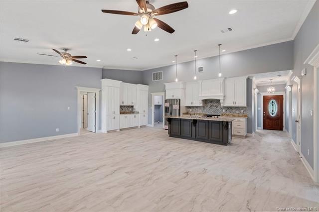 Building Photo - 255 Tommys Ln