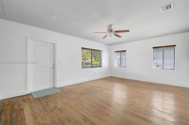 Building Photo - 438 Mendoza Ave