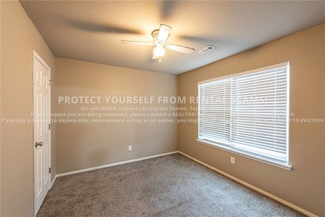 Building Photo - 1336 S Splash Dr