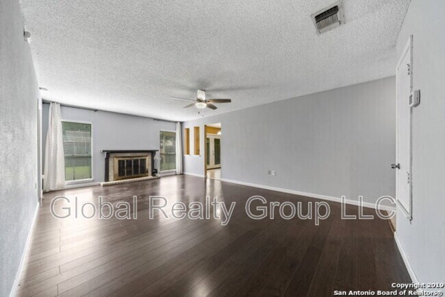 Building Photo - 109 Meadow Way