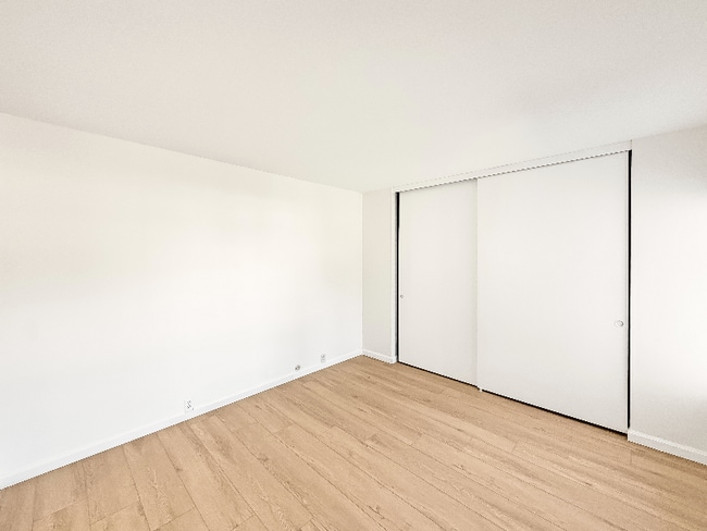 Building Photo - 4360 Vision Dr