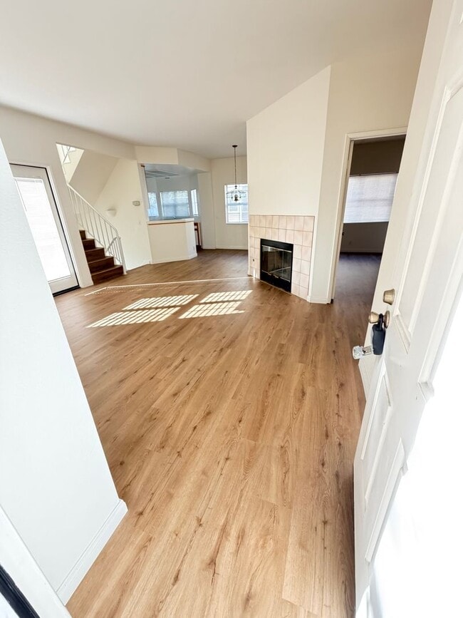 Building Photo - 3 Bed / 3 Bath Townhome in Scripps Ranch