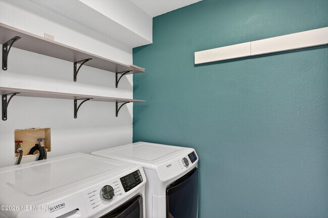 Building Photo - 11 Arbor Club Dr