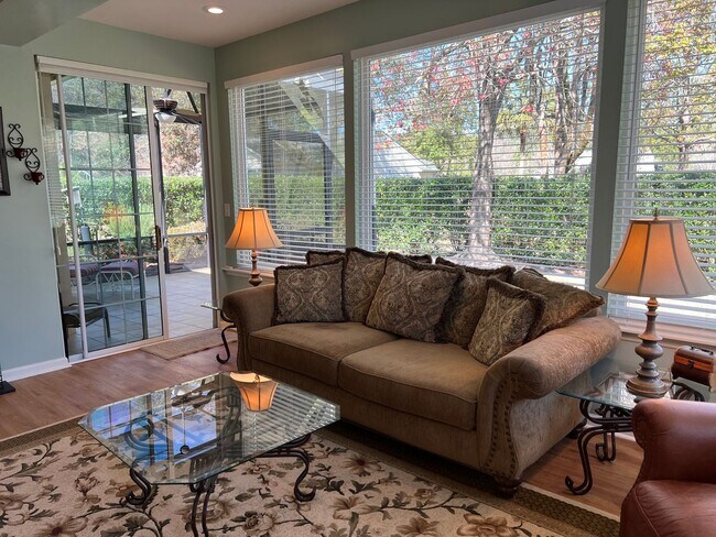 Building Photo - Two Bedroom, Two Bath UNFURNISHED Home in ...
