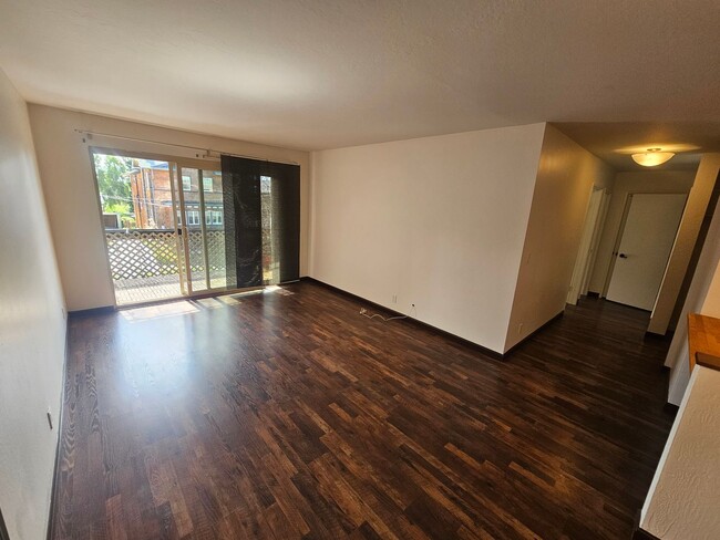 Building Photo - Cozy 2 Bedroom Condo Looking Near Piedmont...