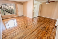 Building Photo - 917 Fedora St