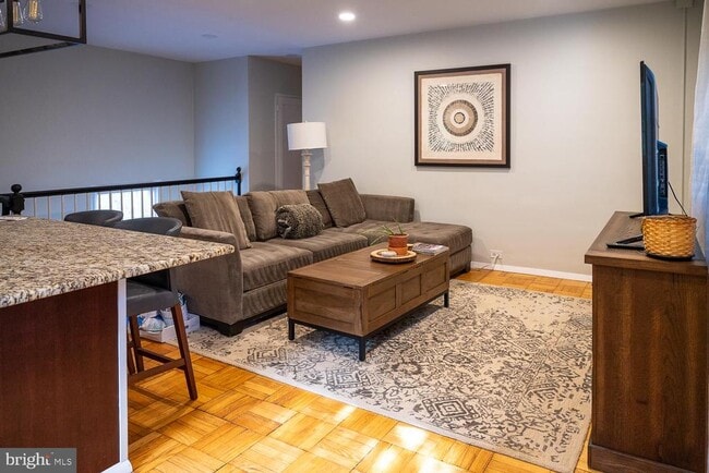 Building Photo - 3626 Gunston Rd