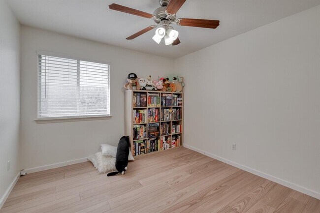 Building Photo - 436 Grey Feather Ct