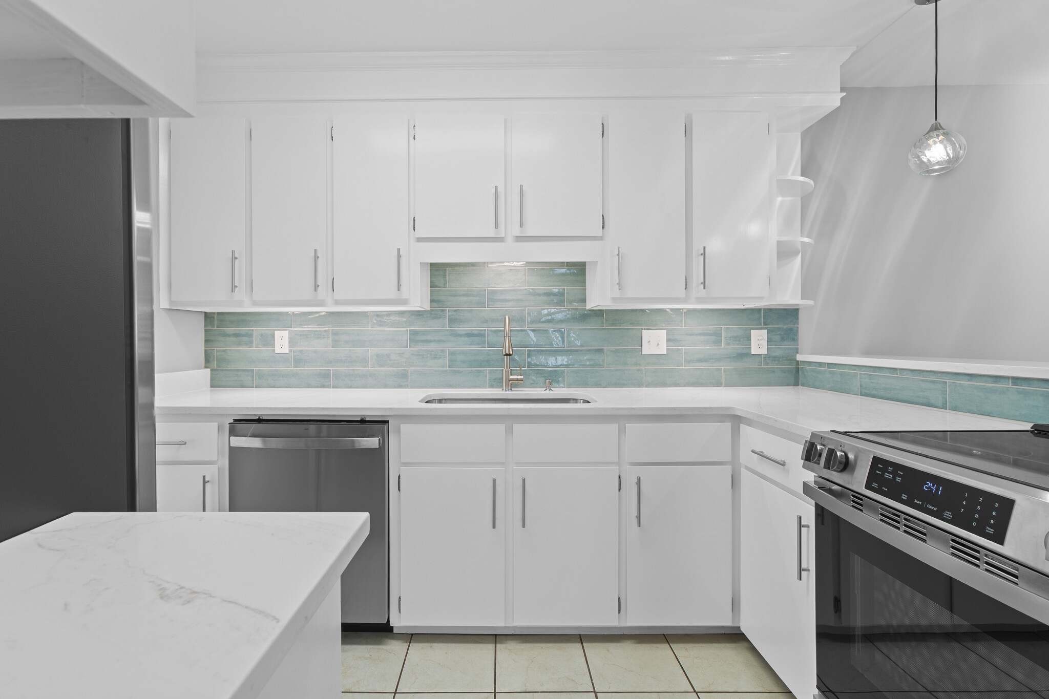 Kitchen 1 - 22 Maplecrest Dr