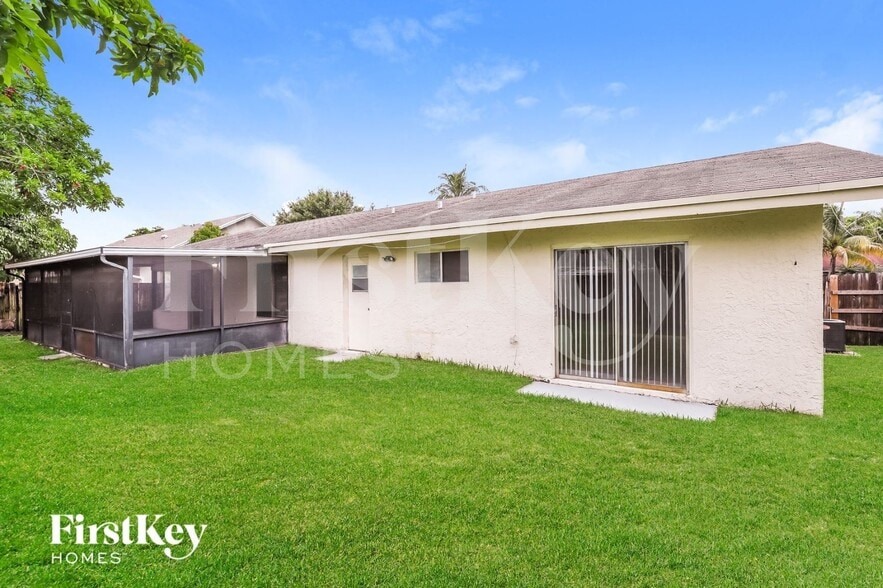 Building Photo - 7200 NW 46th St