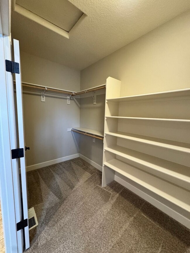 Building Photo - FOR RENT UNFURNISHED: Beautifully maintained 2015 Noyes-built home, 5 bed, 3 bath, 2 car garage w...