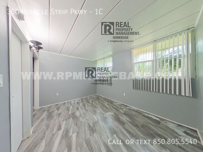 Building Photo - 300 Miracle Strip Pkwy SW