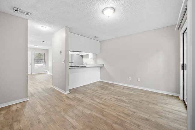 Building Photo - 205 Marquette St