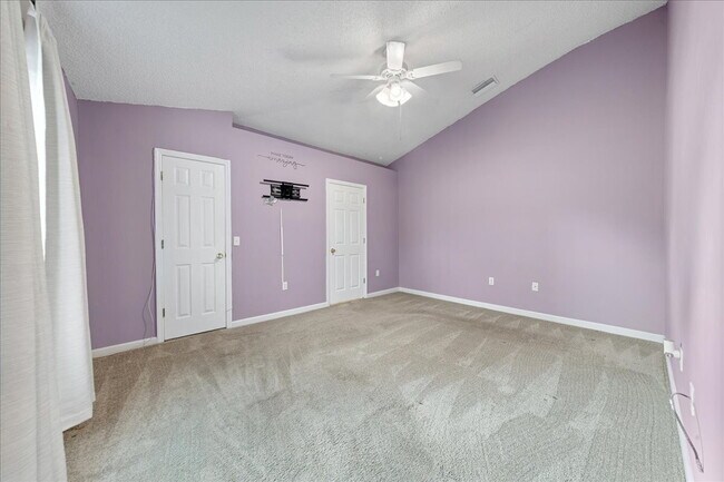 Building Photo - Palm Bay Gem